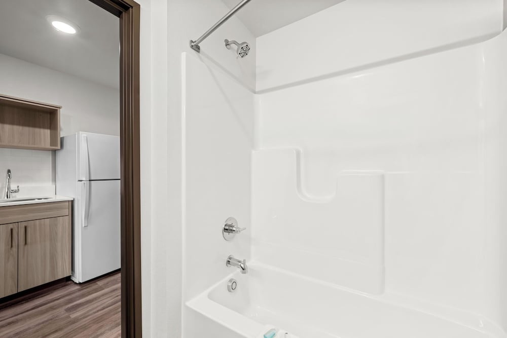 WoodSpring Suites Charlotte - Arrowood 59/60