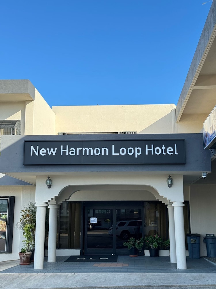 Harmon Loop Hotel 1/36