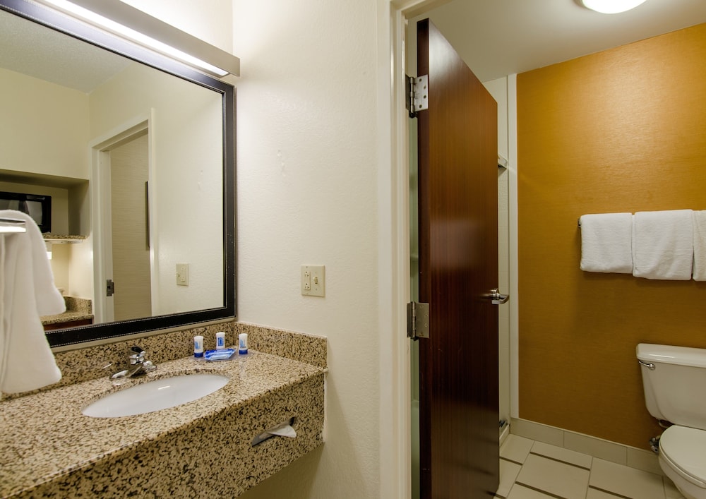 Fairfield Inn Potomac Mills 18/47