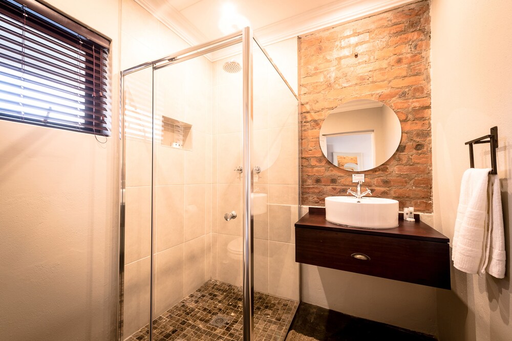 The Hilton Bush Lodge 42/45