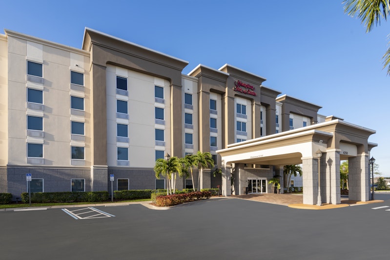 Hampton Inn And Suites Fort Myers Colonial Blvd 42/42