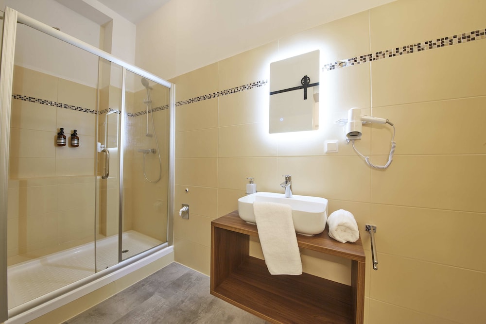 Nove Boutique Apartments 43/50