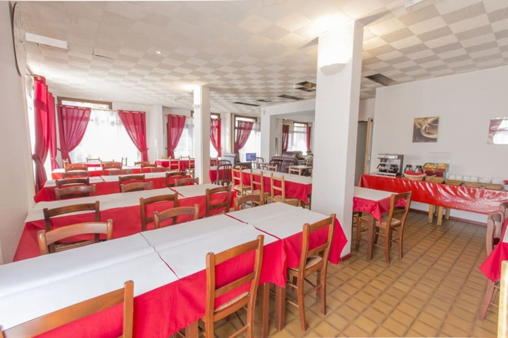 Hipotel Paris Marne la Vallée 43/48