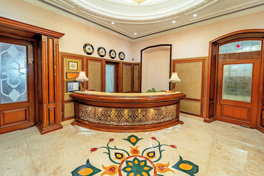 Noor Us Sabah Palace 6/45