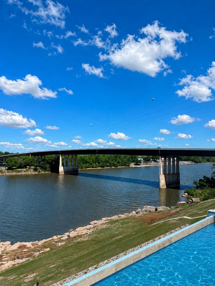 Sleep Inn & Suites Savannah Tennessee Riverfront 44/50