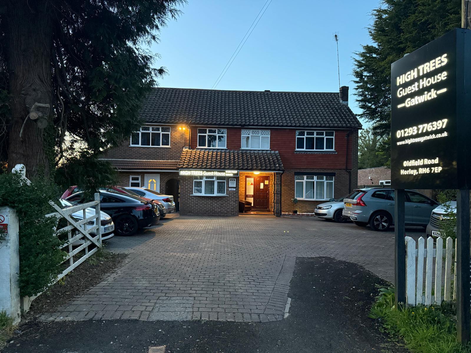 High Trees Guest House Gatwick 33/49