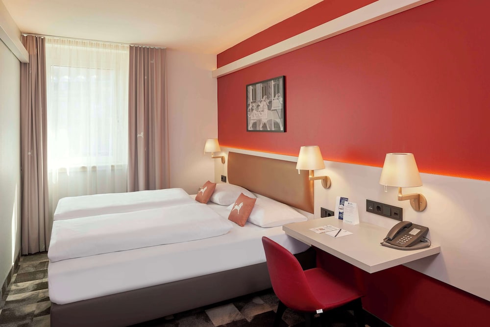 Standard, Double Bed, Street View