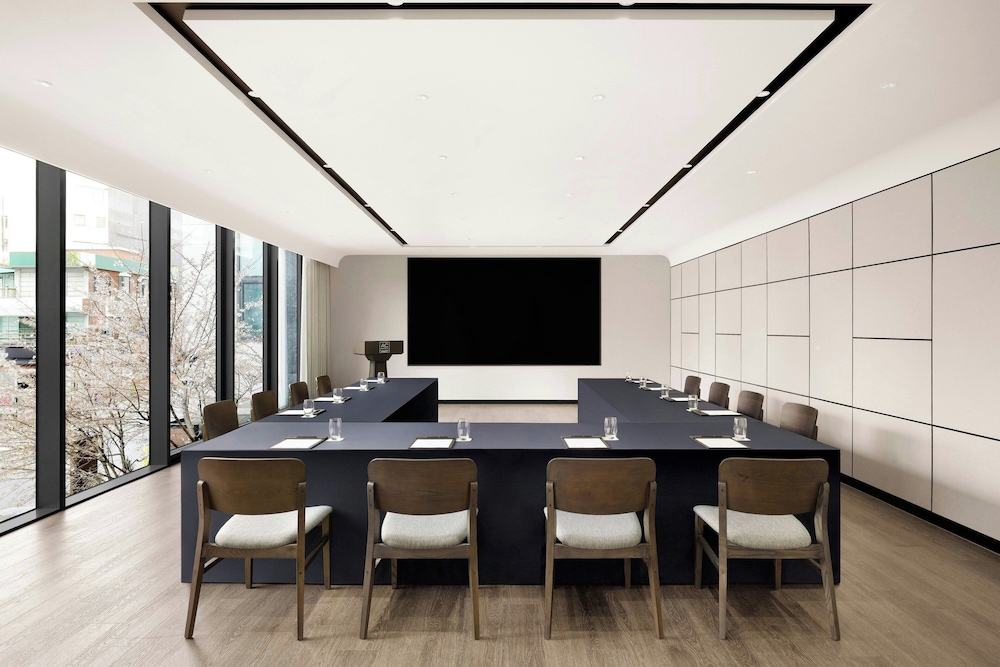 AC Hotel by Marriott Seoul Gangnam 39/47