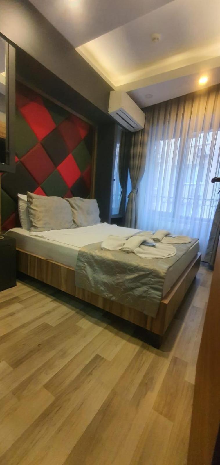 Room, Single