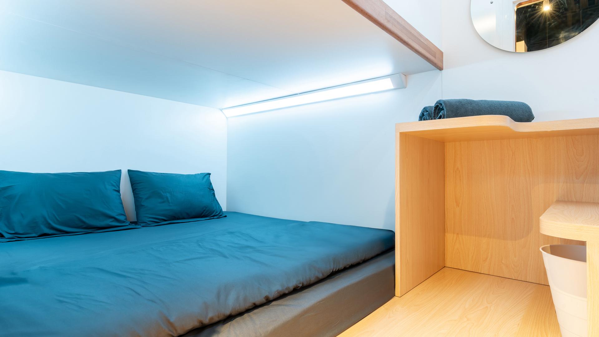 Earth, Double Bed