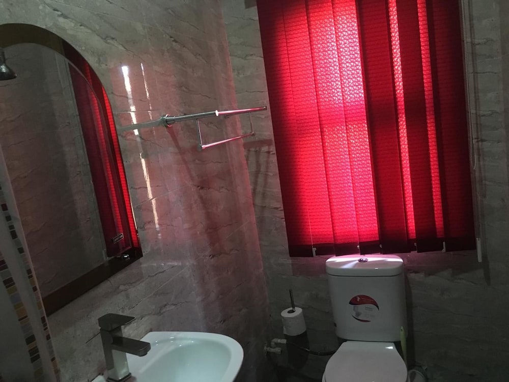 Momak 4 Hotel & Suites 6/7