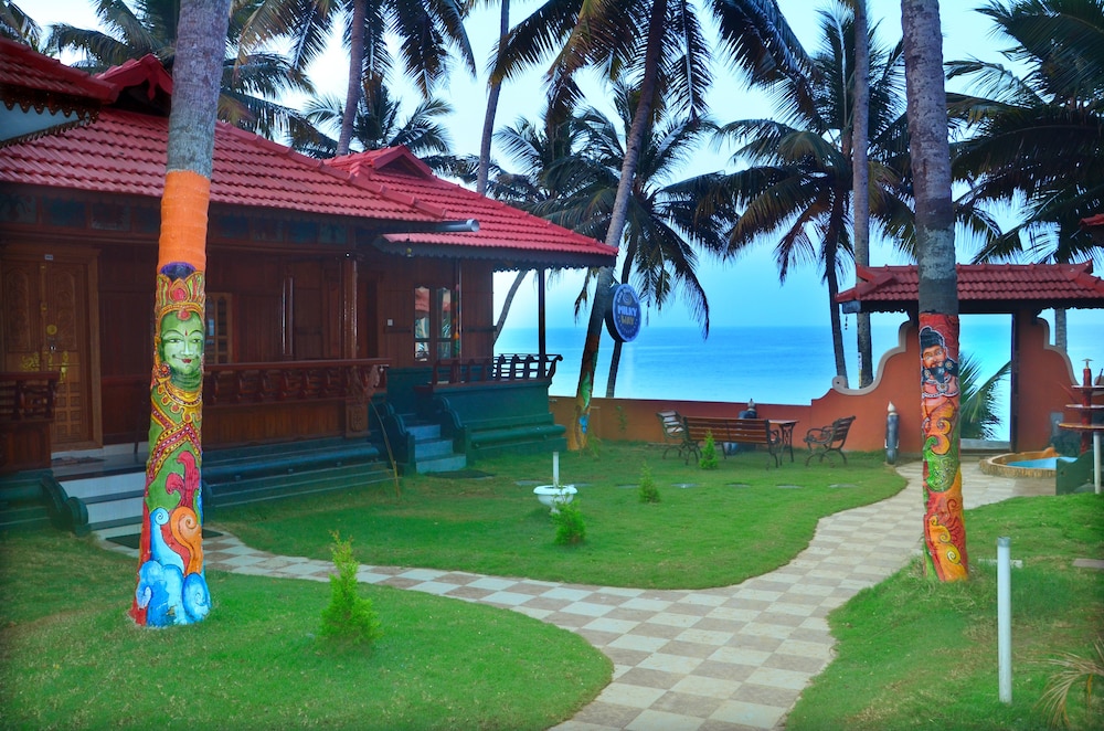 Black Beach Resort 24/32