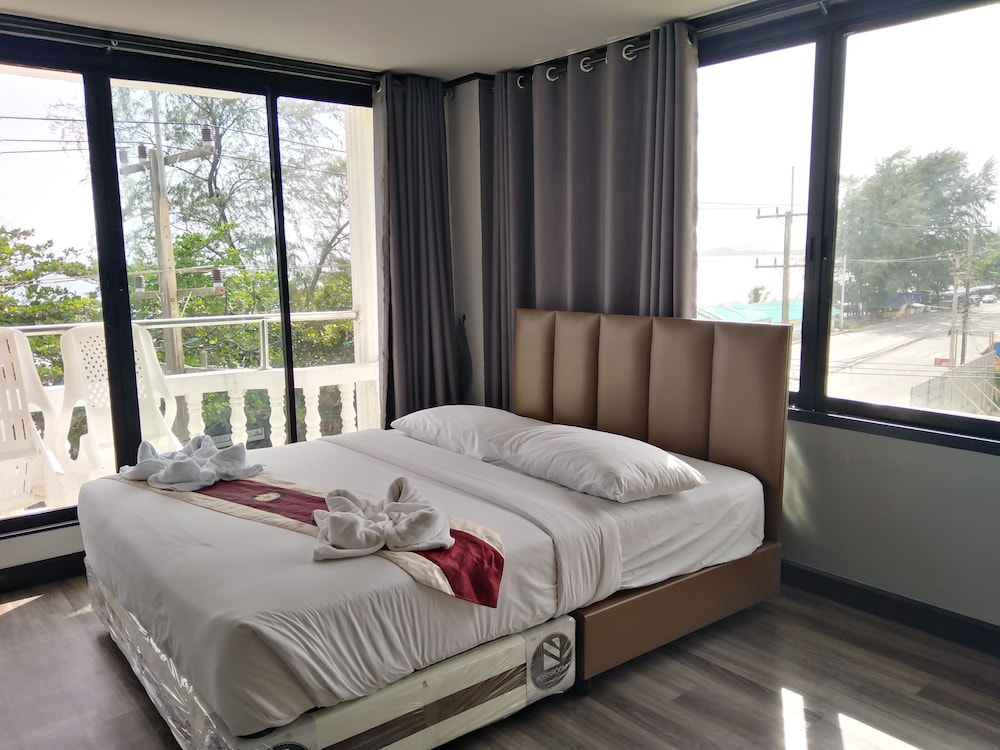 Pimpimarn Beach Hotel 31/66