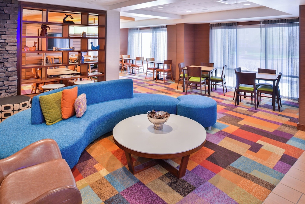 Fairfield Inn Amp Suites By Marriott Rochester West Greece 33/50