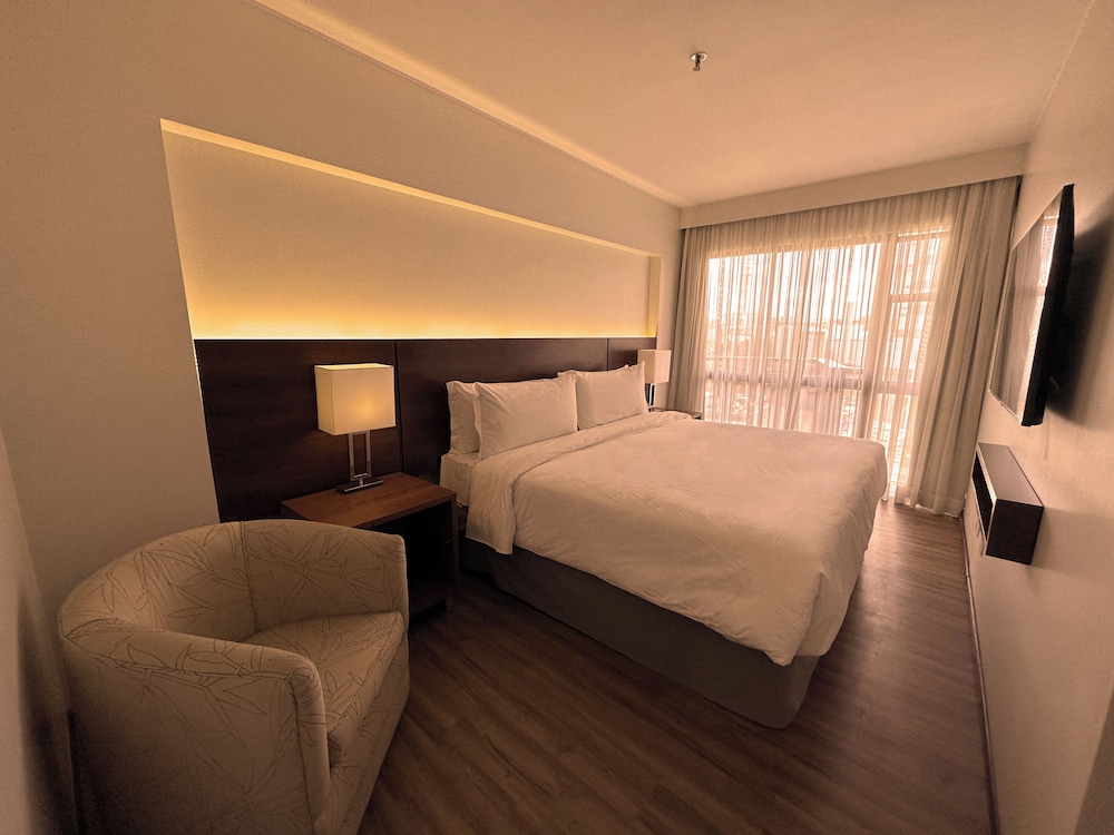 SUITE, DOUBLE BED