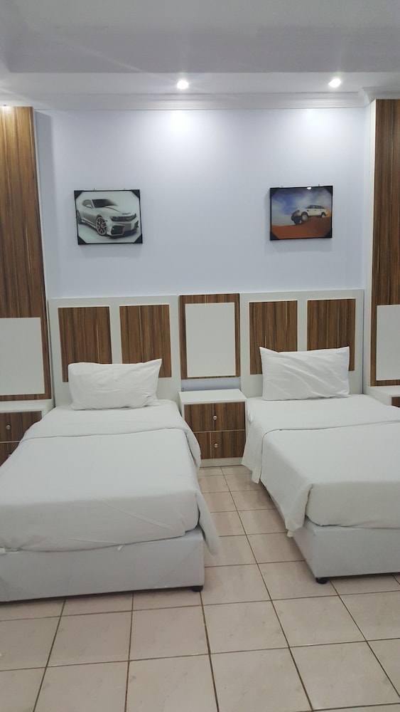 برج الحياة -الملز(Burj Al Hayat Furnished Suites Al Mallaz) 18/50