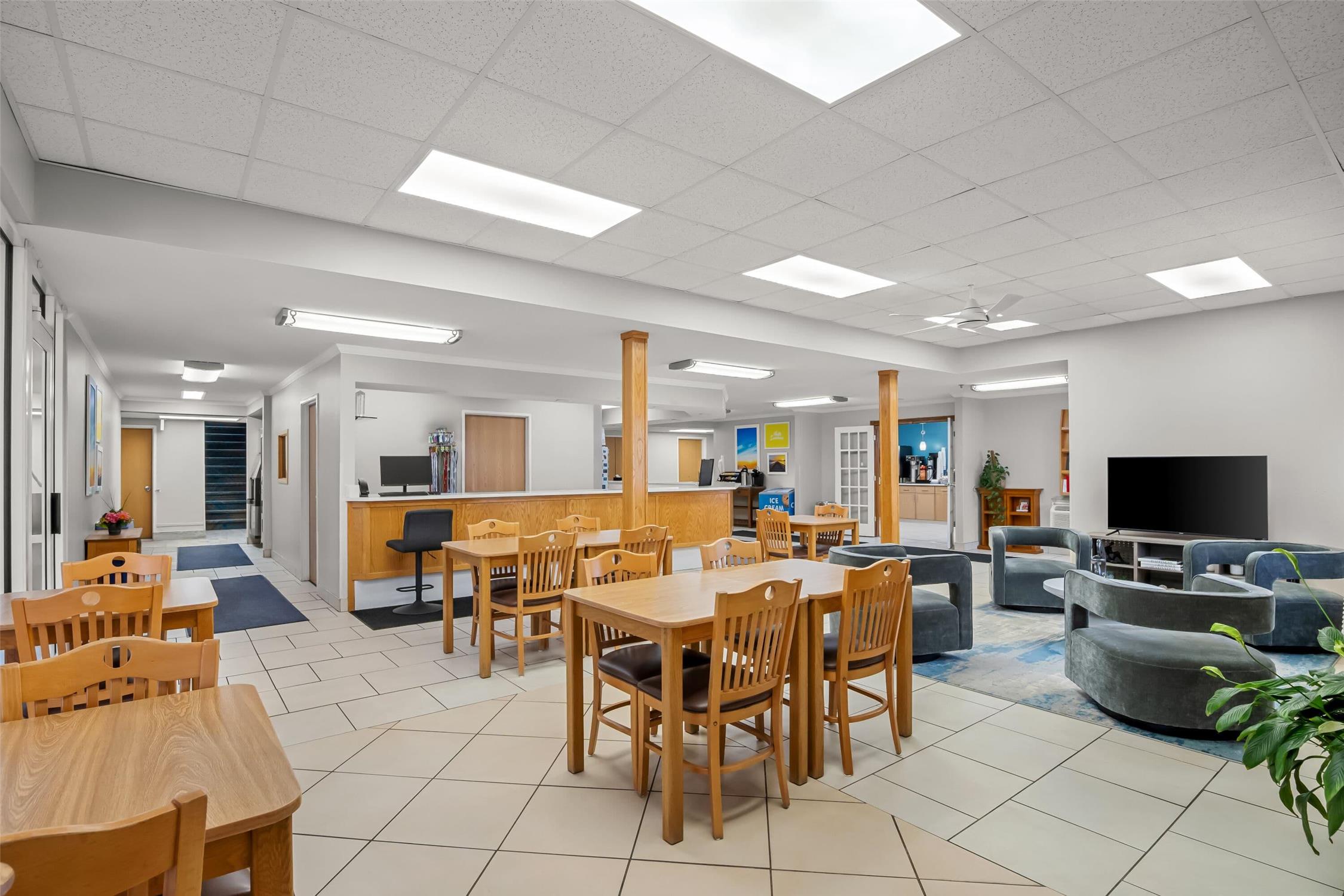 Days Inn by Wyndham Imlay City 32/48