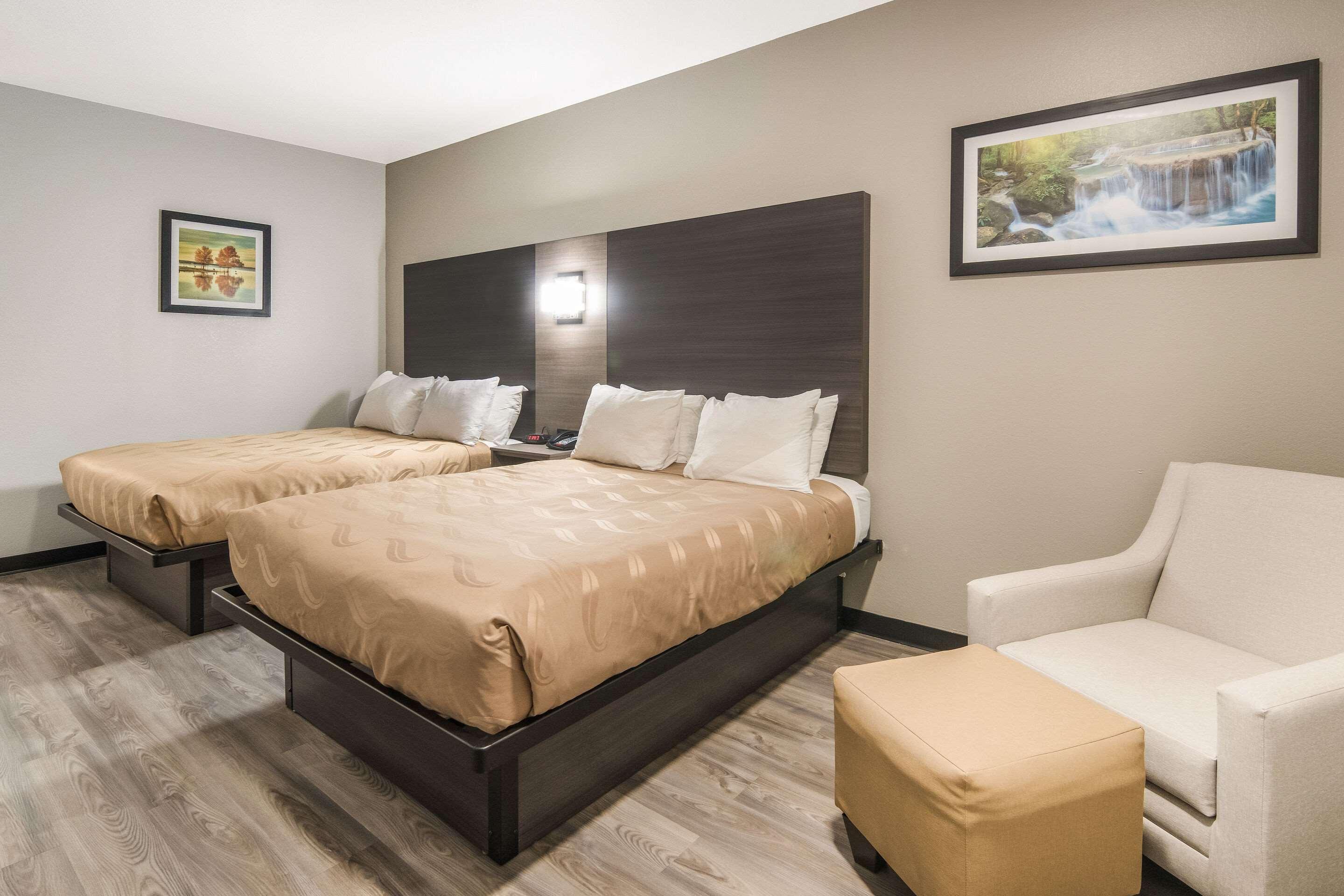 ROOM, 2 QUEEN BEDS, SMOKING