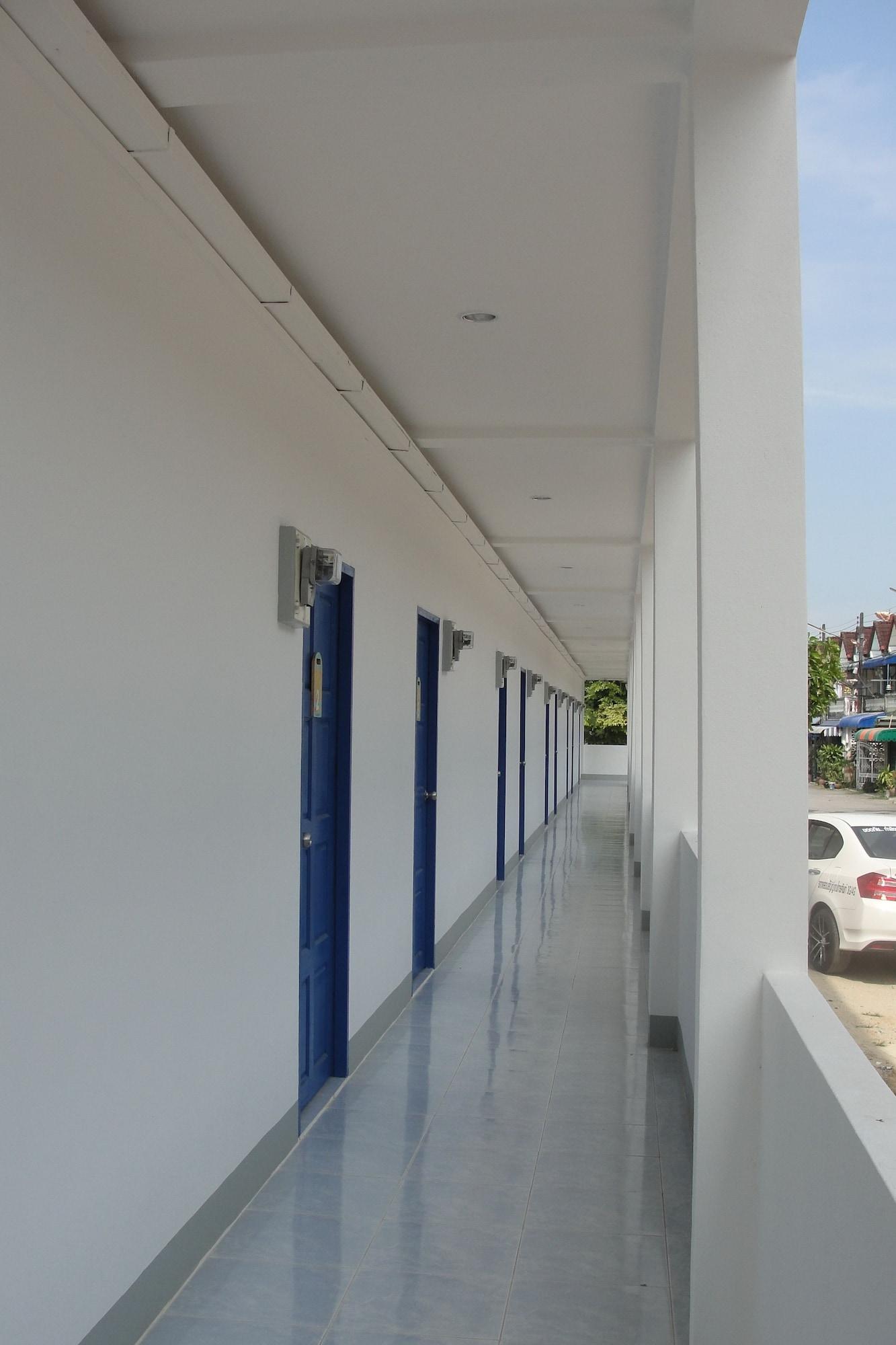 Blue Hip Apartment Nakhon Sri 3/13