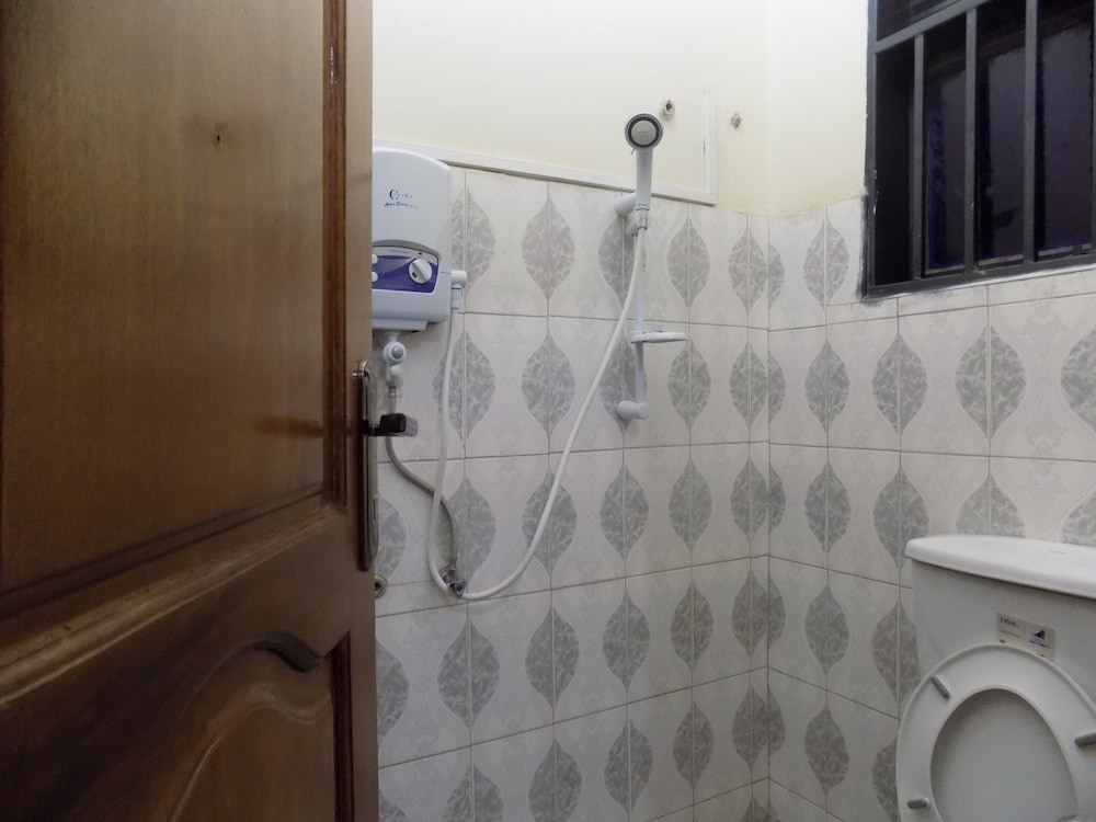 Japs Motel Mbarara 22/22