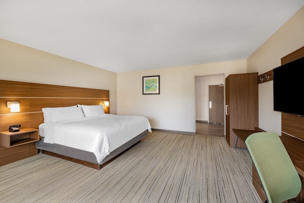 Holiday Inn Express & Suites Lincoln Downtown 21/55