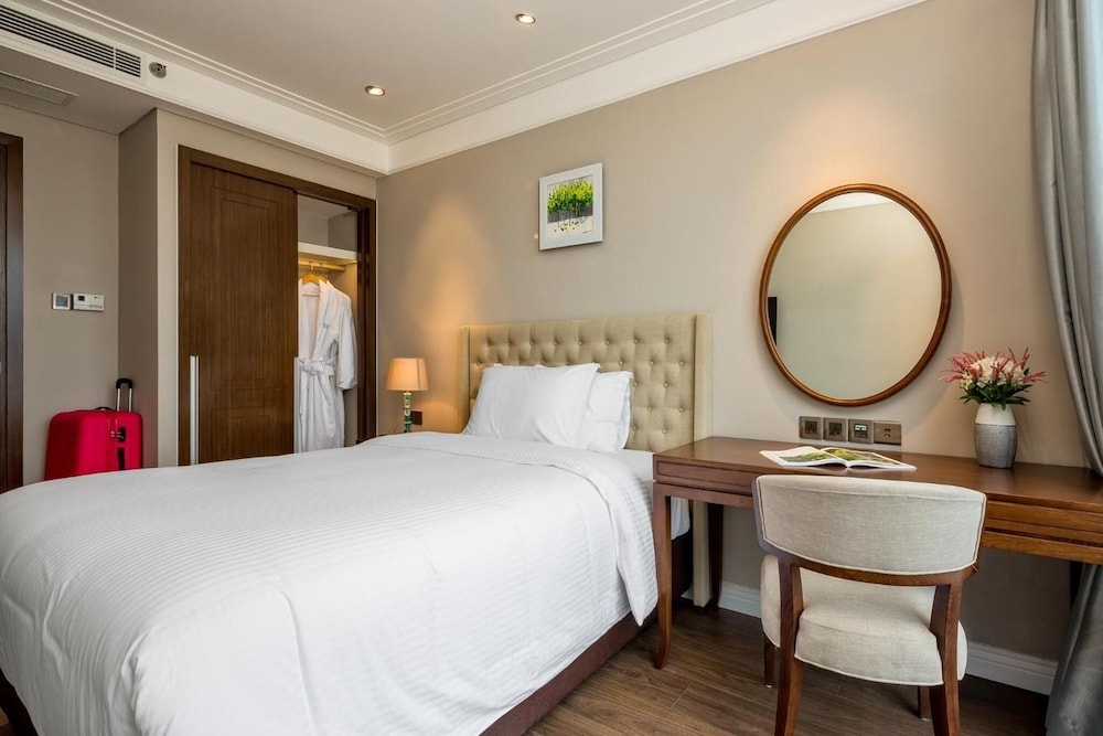Altara Suites Da Nang 16/50