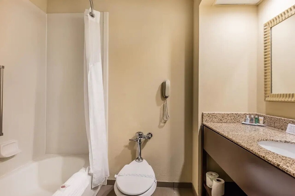 Comfort Inn & Suites Jasper Hwy 78 West 24/26