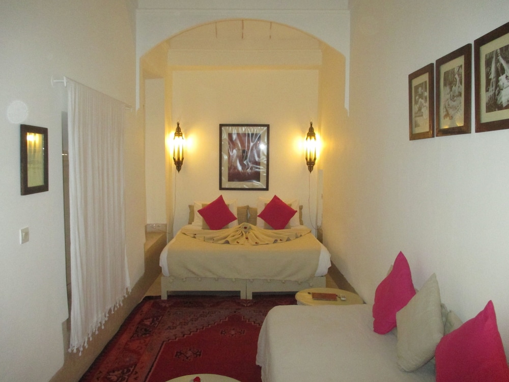ROOM, TRIPLE
