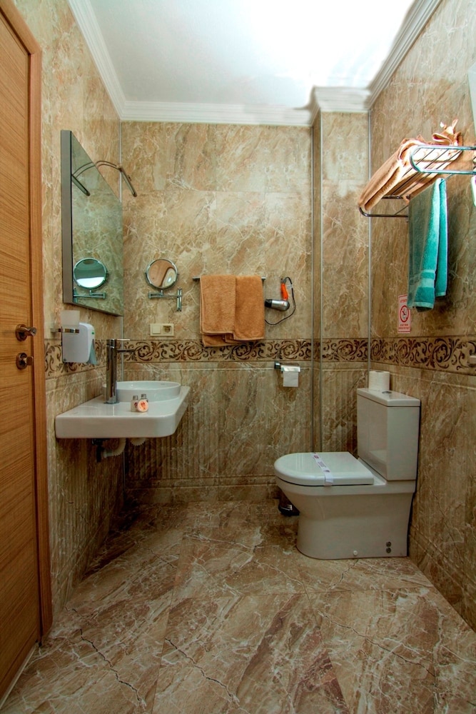 Basar Hotel 39/39