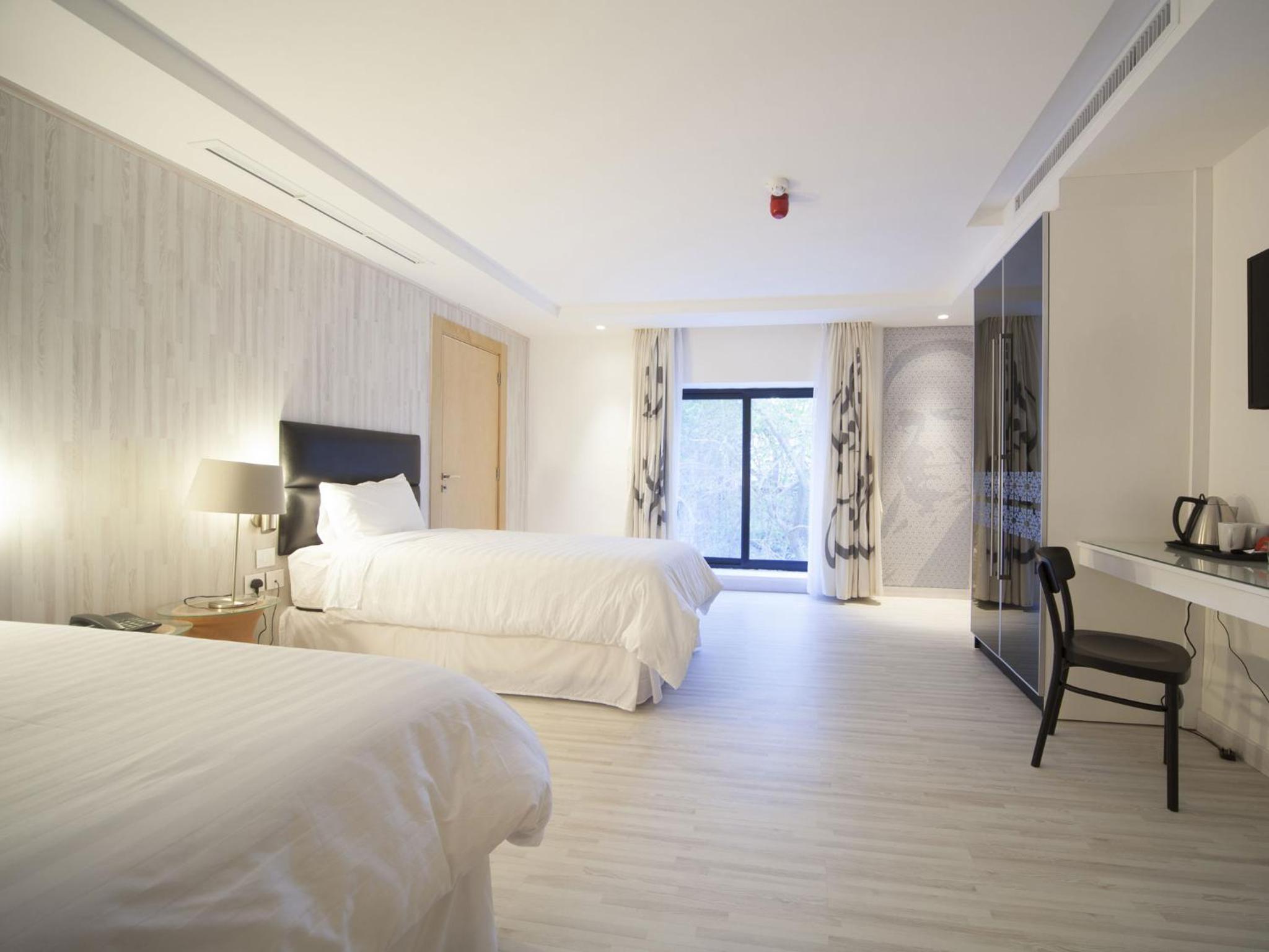 Room, Twin Beds