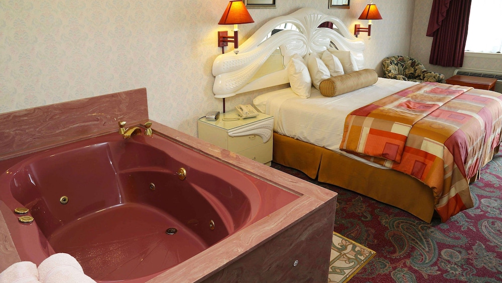 Magnuson Hotel Howell/Brighton 15/35