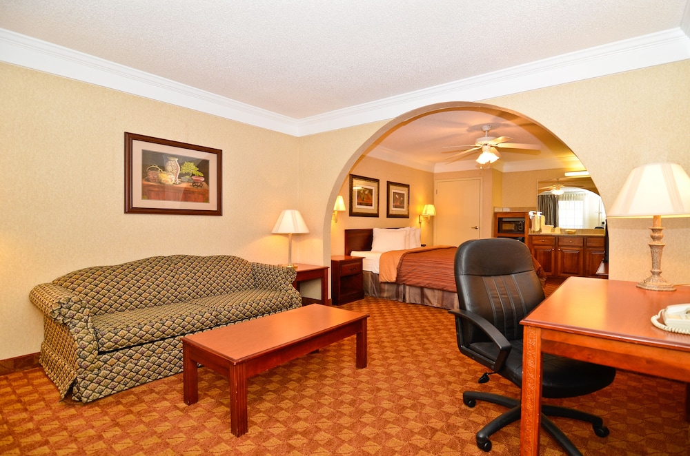 Peach State Inn & Suites 15/24
