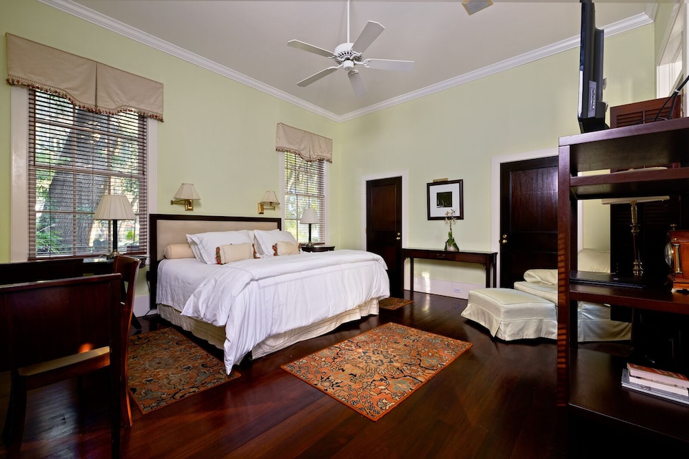 New Castle, House, King Bed