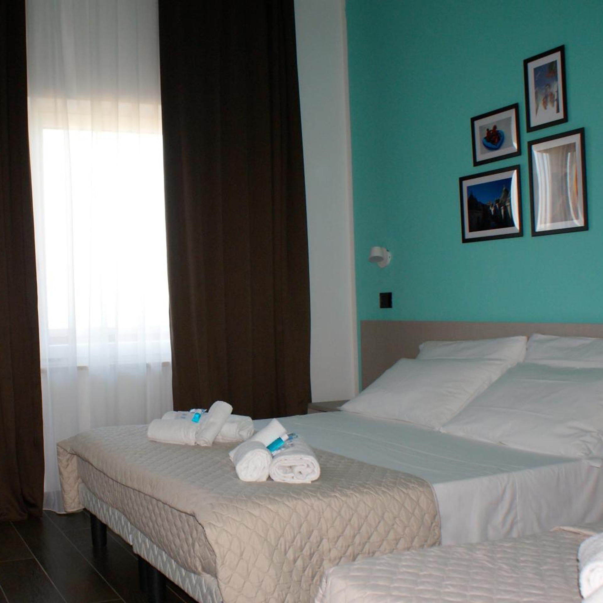 Room, Triple, Lateral Side Sea View
