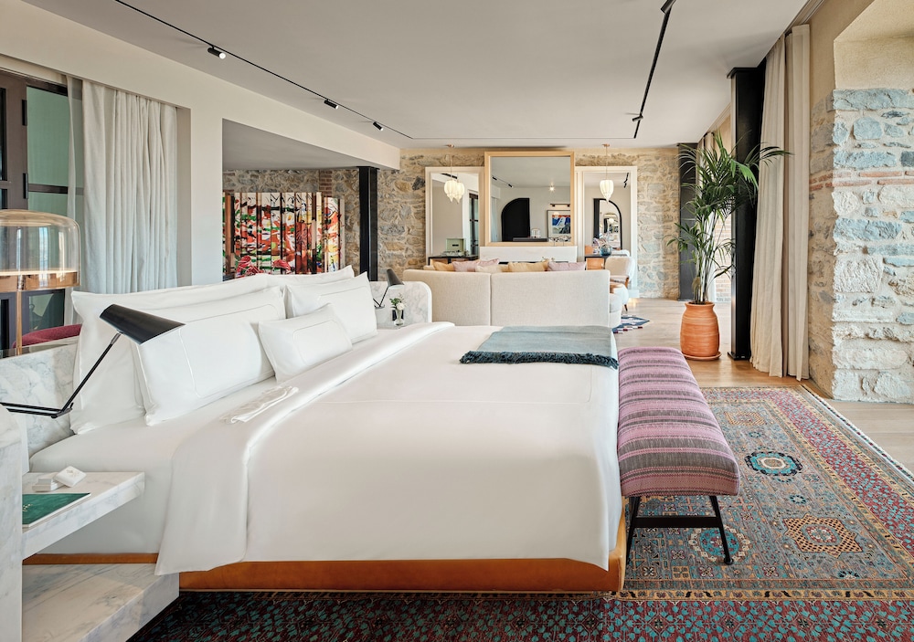 Suite, Double and Twin Beds