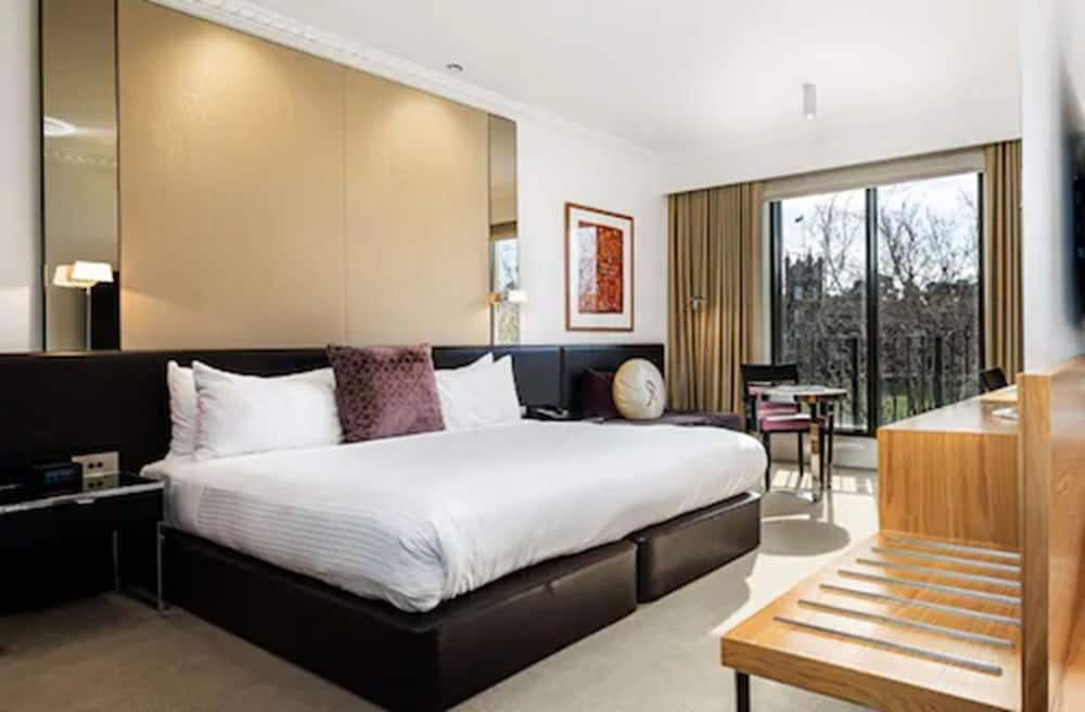 Royce Hotel 20/60