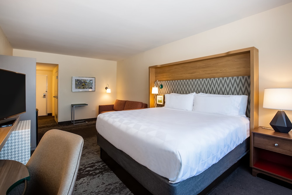 Standard, King Bed