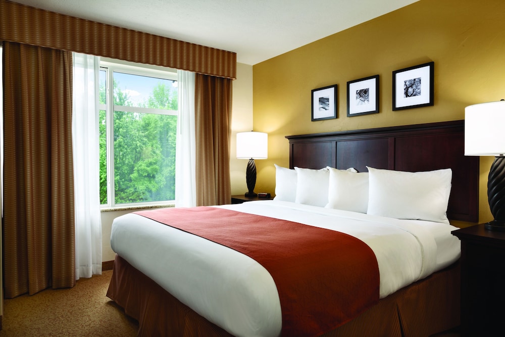 Spark by Hilton California Lexington Park 17/55