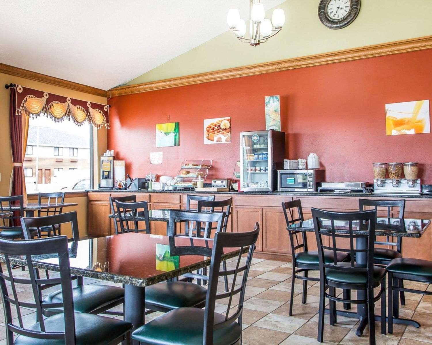 Quality Inn Morton at I-74 27/32