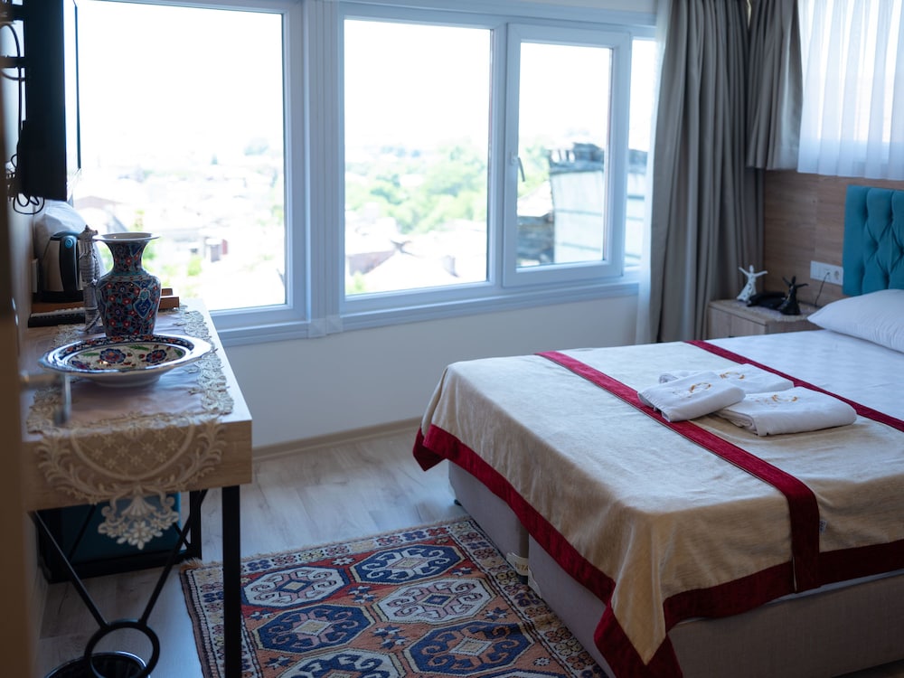The Laila Hotel 36/54