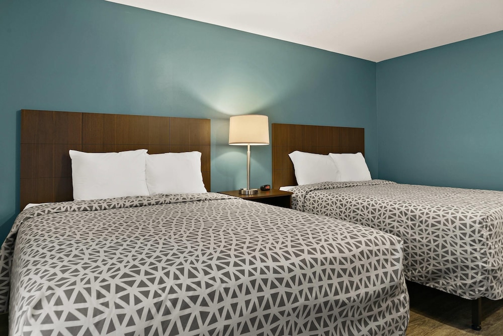 WoodSpring Suites East Lansing - University Area 15/50