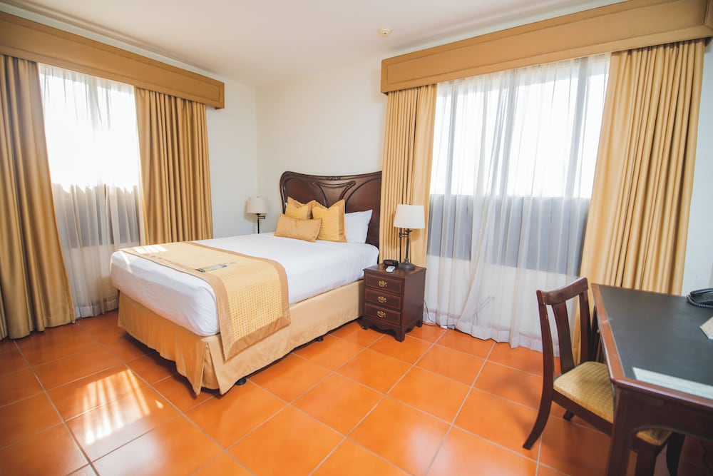 Hotel Los Portales 13/50