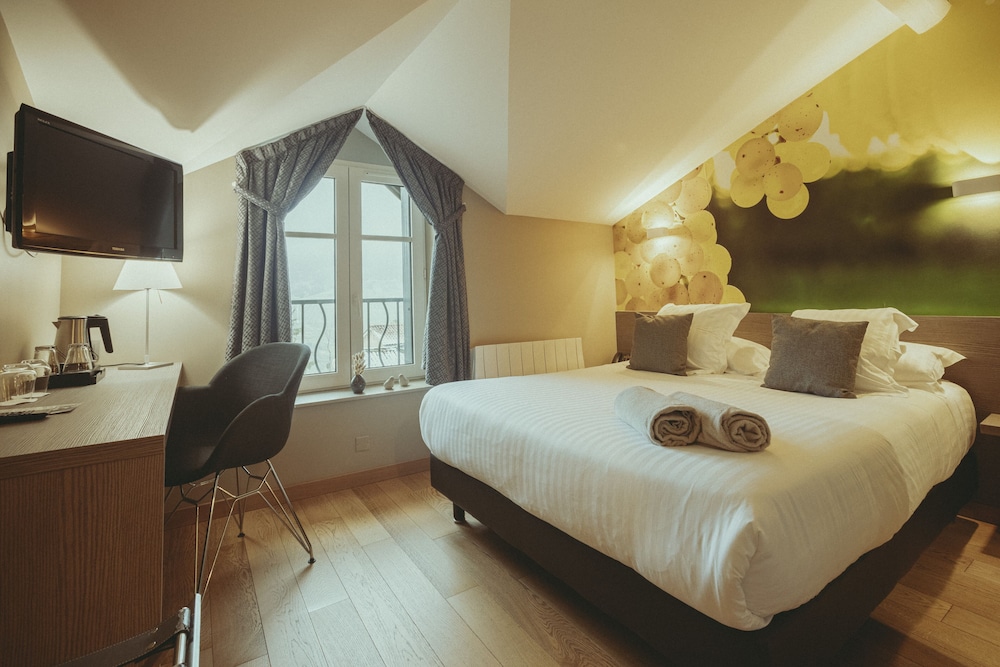 AUBERGE DE CLOCHEMERLE 15/54