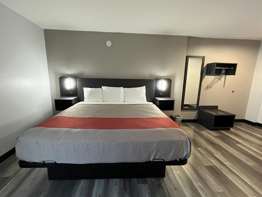 Studio6 Suites Urbana, IL 14/26