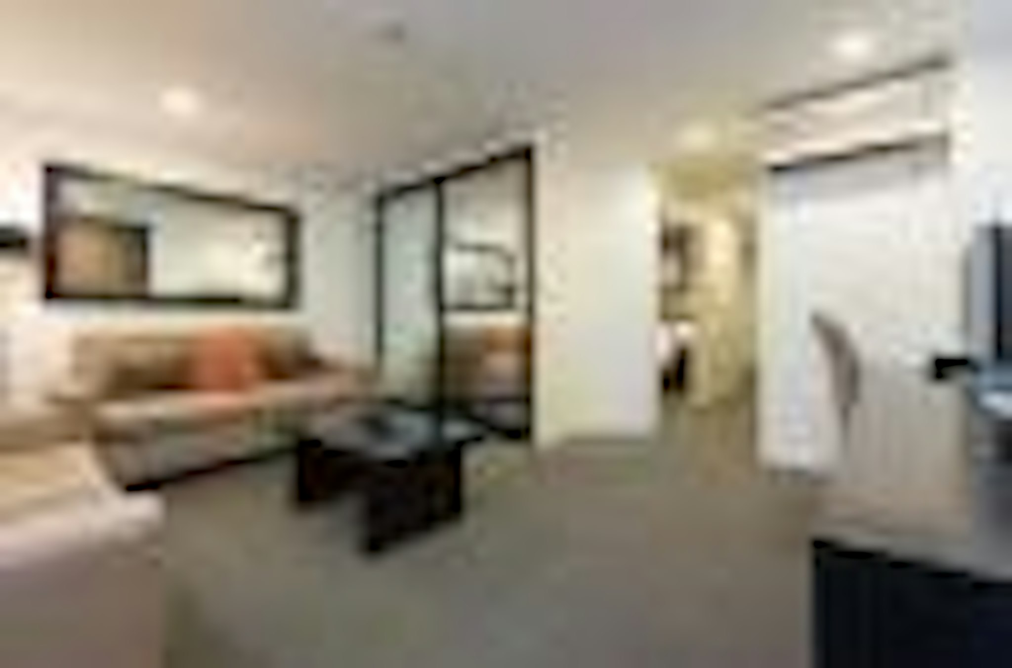 Hotel On Devonport 23/27