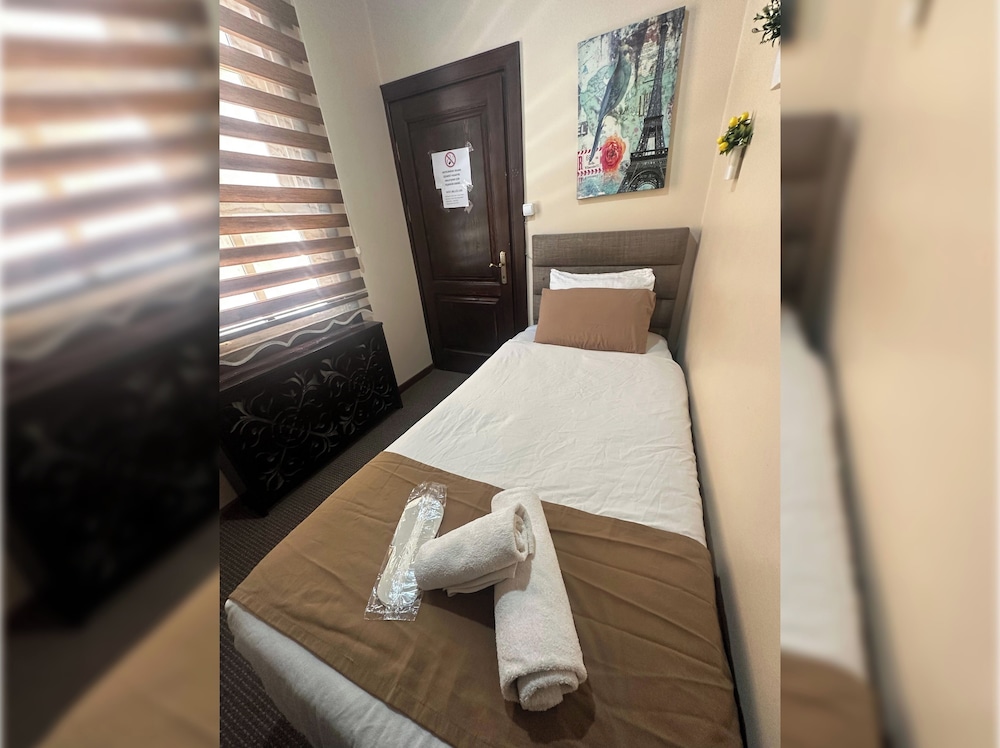 Guner Hotel 21/42