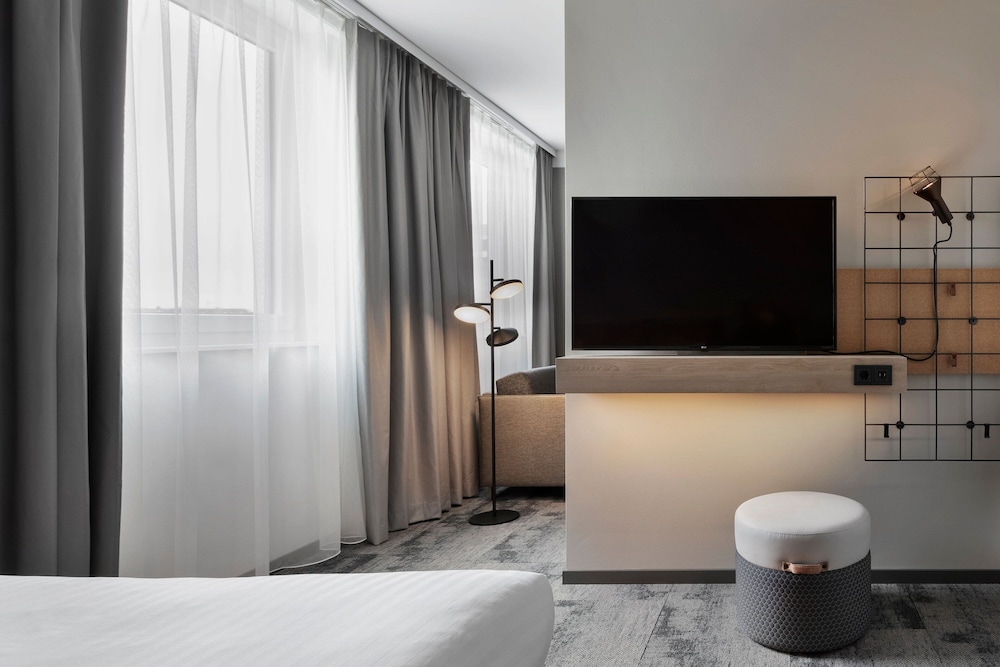 Moxy Duesseldorf City 50/50