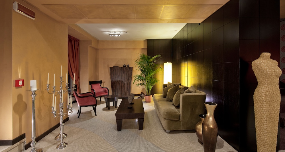 Fiume Hotel 31/53