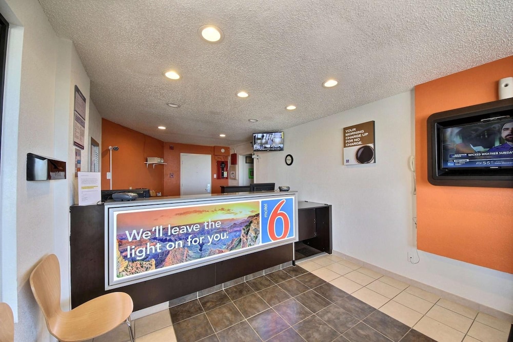 Motel6 Laredo, TX - North I-35 photo5