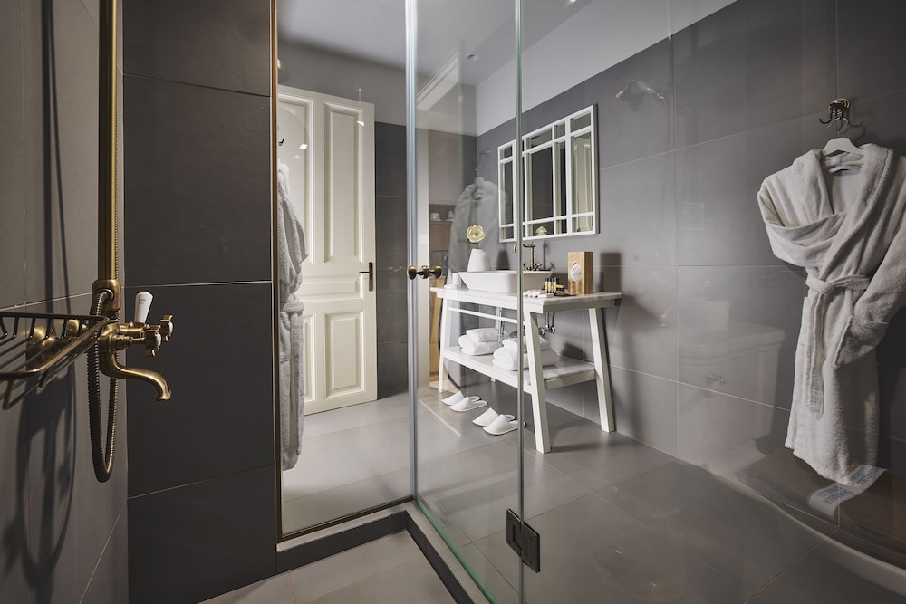 Bohemian Suites Athens 25/45